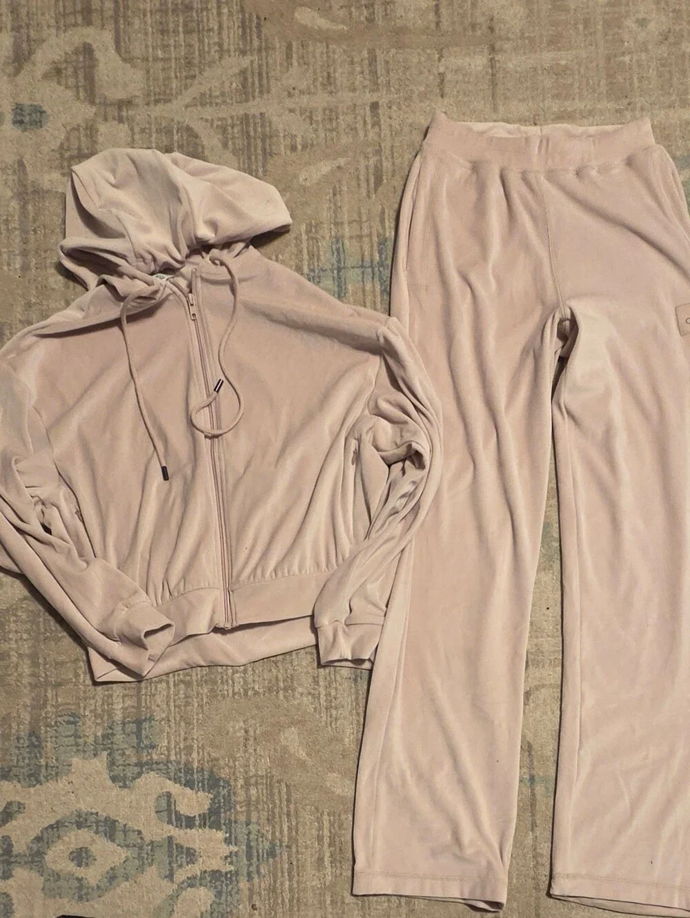 Alo Yoga Velour Glimmer Set. Dusty Pink. Great Conditioned. Plz Read***